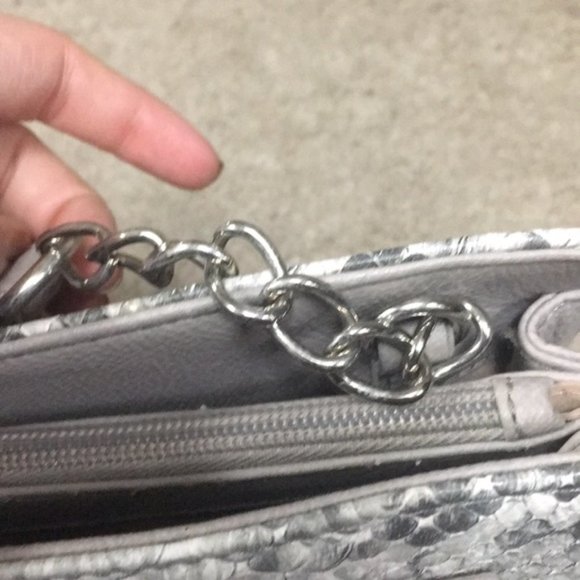 NINE WEST MULTI COLOR SNAKE PRINT CROSSBODY BAG - Picture 2 of 3